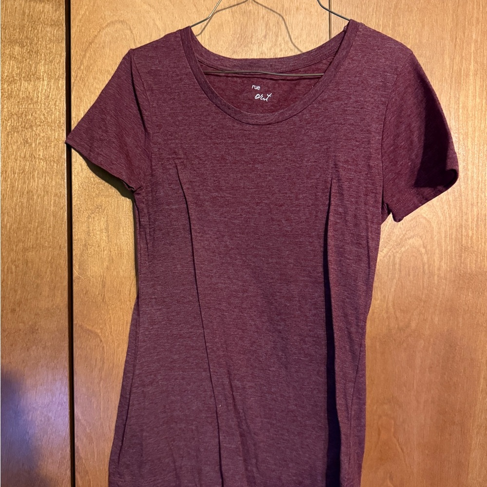 Rue21 Burgundy Short Sleeve Tee